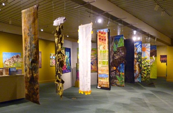 Display of hanging quilt banners