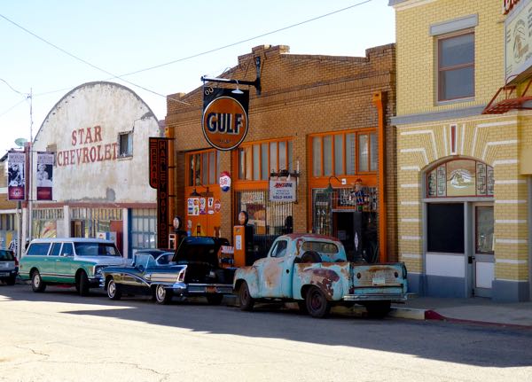 Old cars and stores